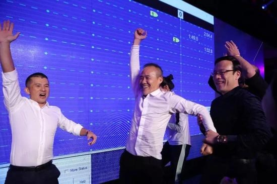 王石独家托梦生了个女儿8磅乳名小蜜桃