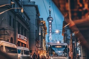 “魔都万家商户5折起”踏热浪而来，与上海重续点滴美好